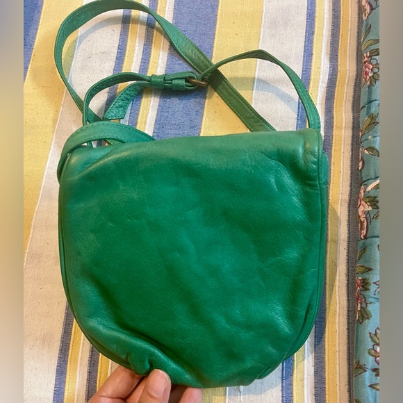 🚫 sold 🚫 Aigner Sling Bag (Open to reasonable offer) - Picture 6 of 10